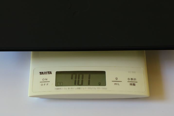 Magic Keyboard̏dʂ͎701g