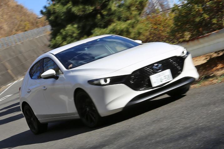}c_uMAZDA3vSKYACTIV-XGWڎԂ̎C[W