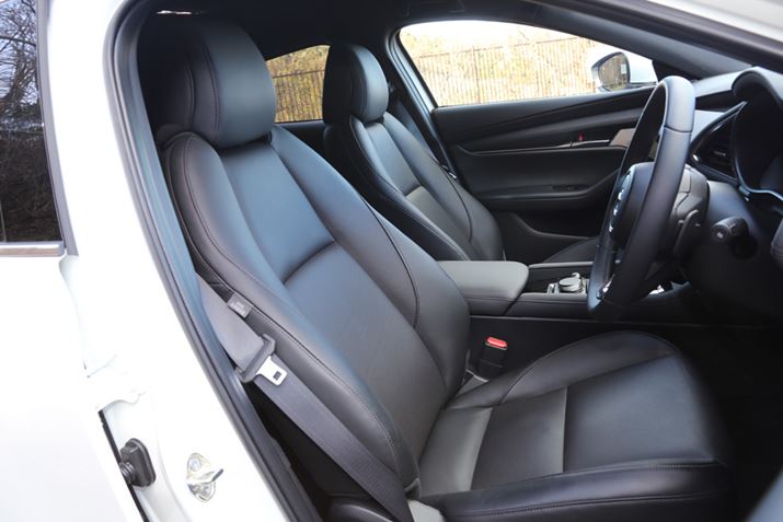 }c_uMAZDA3vSKYACTIV-XGWڎԂ̃tgV[g