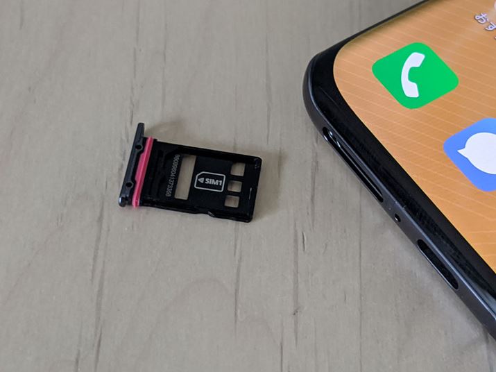 SIM�J�[�h�X���b�g�́A5G��eSIM�ɑΉ����邽�߁A���L���^�p���ł�������