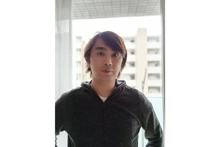 �t�����̃|�[�g���[�g���[�h�B�A���_�[�C���̊炪���邭�����オ��A���F�̃g�[������X��