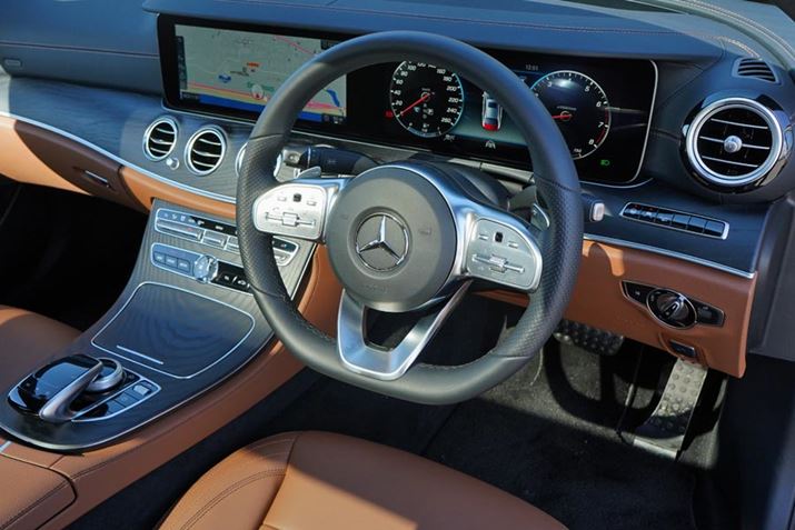 �����Z�f�X�E�x���cE300 �A�o���M�����h�X�|�[�c�@�h���C�o�[�Y�V�[�g