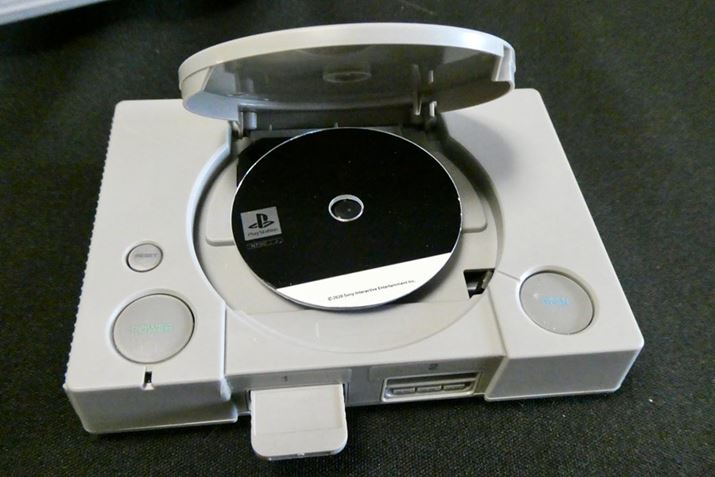 tCD-ROM̓^CgLڂȂBǂꂩlC^Cg̃V[΂悩̂ł