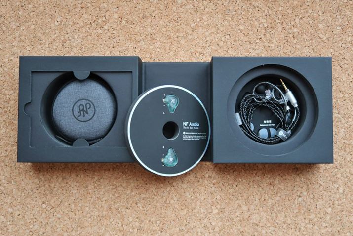 pbP[WɂCD`[tɂÂfUC̗pĂ