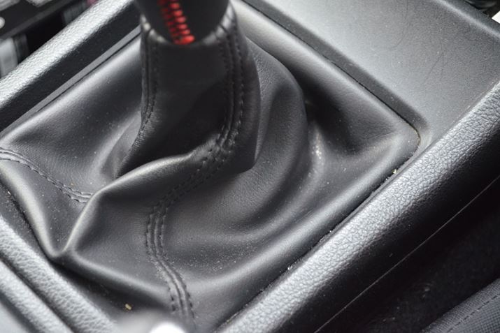 ׂ`zR܂ԃX|bgłAVtg܂