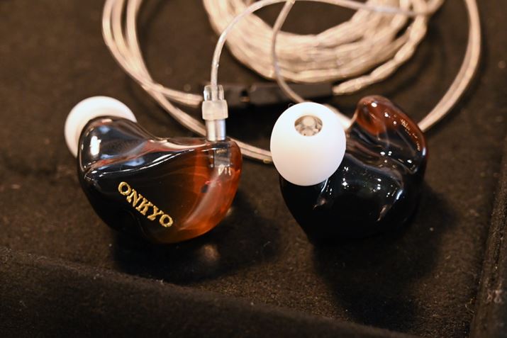 IL[uIE-MvV[Yiʐ^̓VOhCo[\́uIE-M1v̎pjo[Tfj