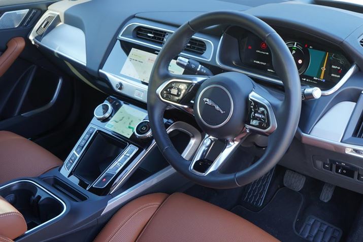 �W���K�[�EI-PACE HSE�@�h���C�o�[�Y�V�[�g