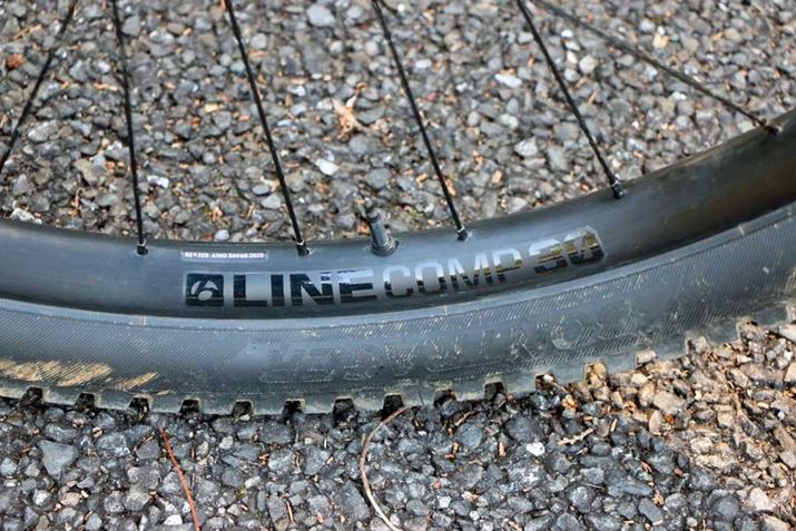 āAzC[yʂȃJ[{I ߔÑghł`[uXɂΉĂ