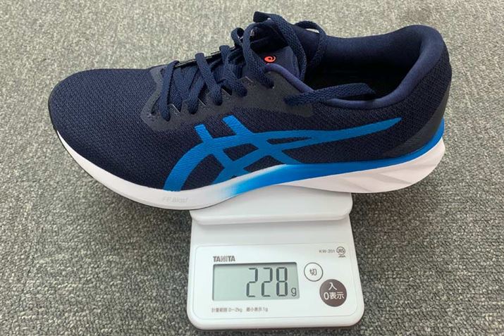 M҂̃TCY26.0cmiUS8j228gƂyʐÃV[Y̑傫Ȗ͂̂ЂƂ