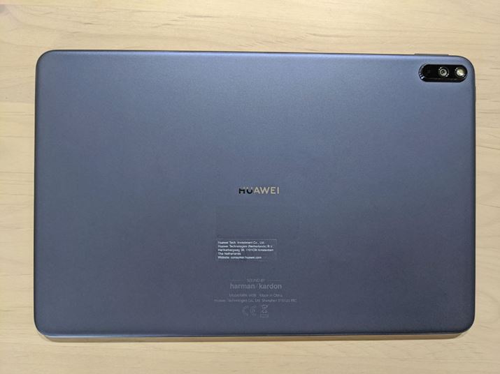 wʂɂ1300fiF1.4j̃J܂