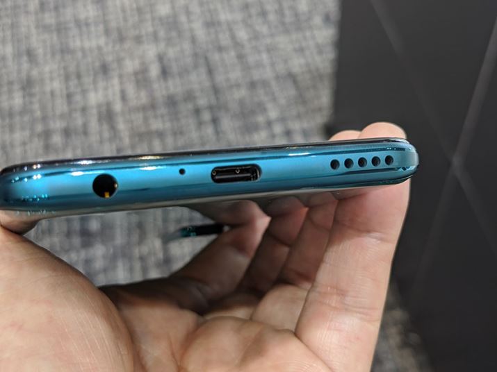 {̉ɂ́ACzWbNUSB Type-C|[g𓋍