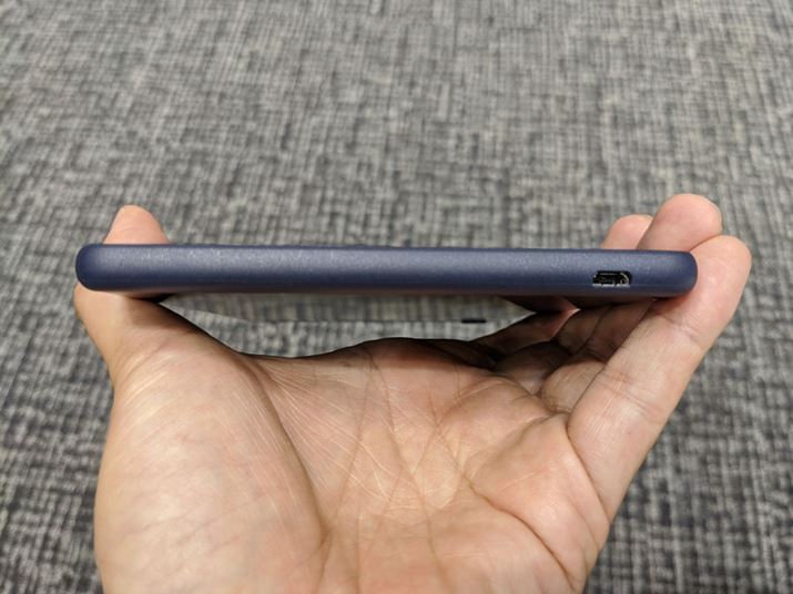 [d͒ʂmicroUSB|[gōs܂