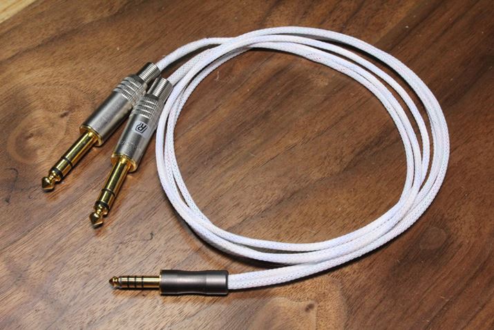 4.4mm|TRStH[ϊ̎P[uB͂gāu104BT-Y3vƁuZEN DACvڑ