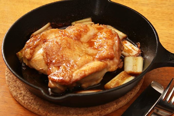 XLbĝ܂܃e[uɉ^ׂ΁A܂ɓSXe[LI