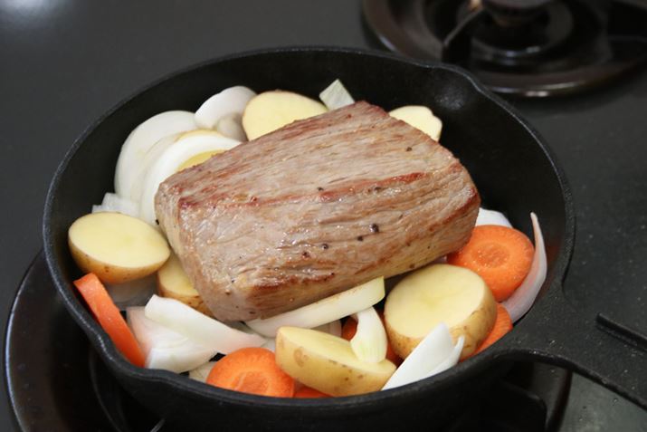 ؂̏ɁAŜɏĂFtڂ܂