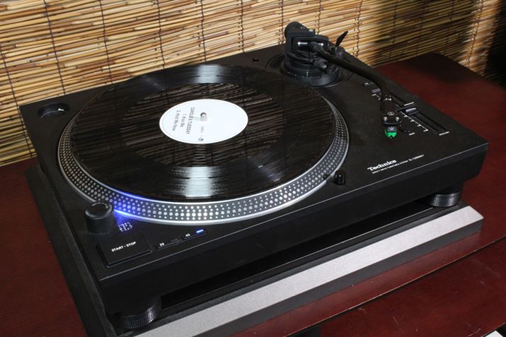 AiOR[hɊyރJ[gbW̖͂ƒڃf