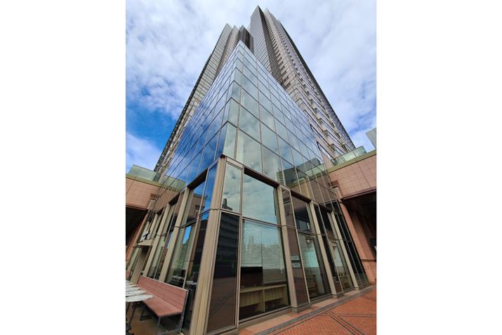 �L�p�J�����ł͎��܂肫��Ȃ������w�r�����A���L�p�J�������g���Ή��ߊ��̂��锗�͖��_�̎ʐ^���B�e�ł���