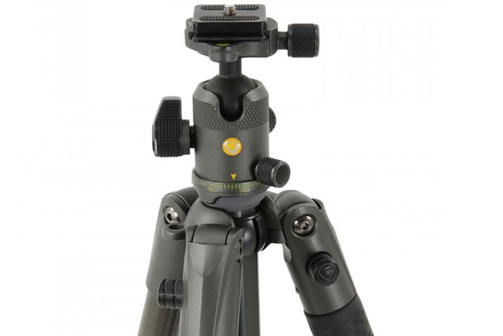 gxOr͑̃fŎR_䂪tZbgipӂĂ܂