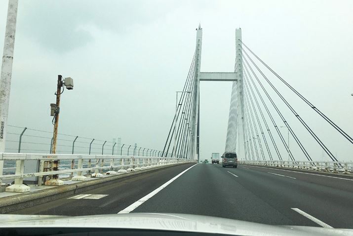 YuXJCC 400Rv̍H̑sC[W