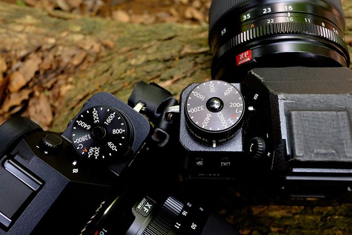 X-T4łISOxݒ_C̕\LHȗȂǍׂύXĂ