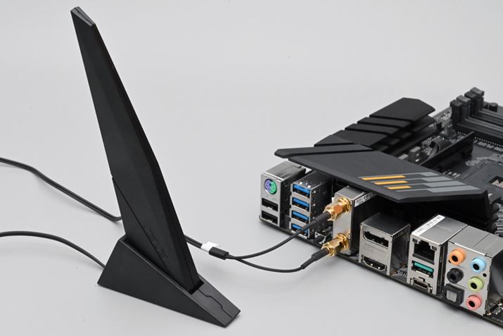 Intel AX200`bvɂWi-Fi 6/Bluetooth 5.1T|[gĂApAeit