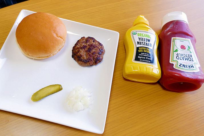 peBȊO̍ޗpӂBĂ݂ƁAM̃no[K[̓Vv