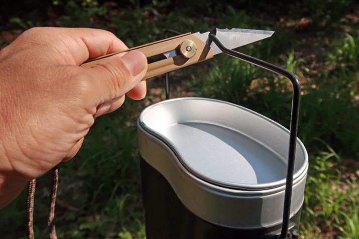 ΂ɂт̎΁AO[uȂł^ԂƂł