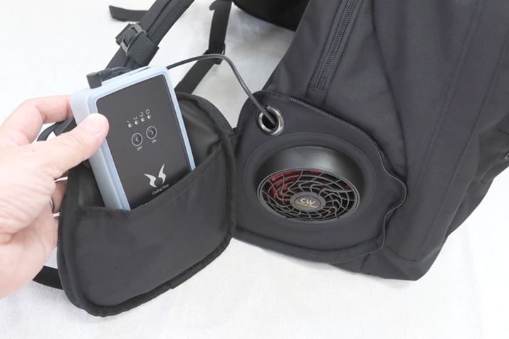 t@̓bN̗ɎtāAobe[̓|PbgɃC