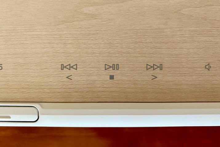 ؖڒgbve[uɗpӂꂽL[̓^b`ZT[