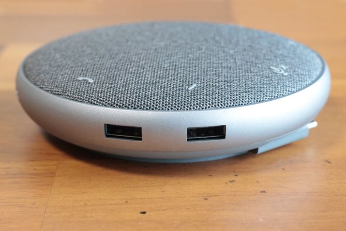 USB 3.1iType-Aj2Ă܂BCX}EX̃V[o[USB[Ȃǂڑł܂