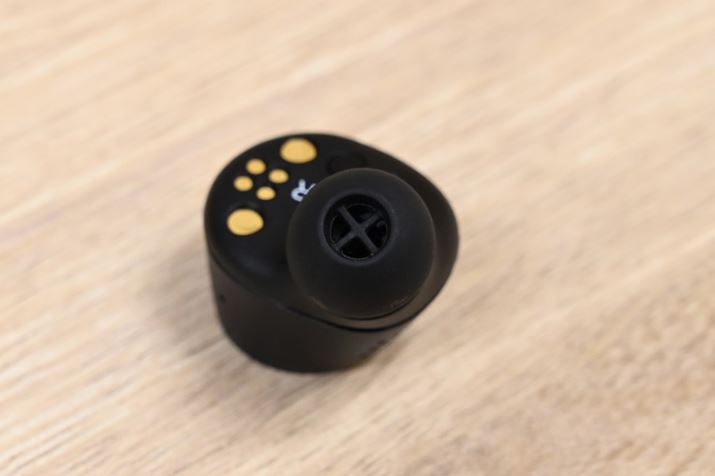 C[s[X̓[nCU[Ȃ݂̓ɃNX̃fUCIWî̂t