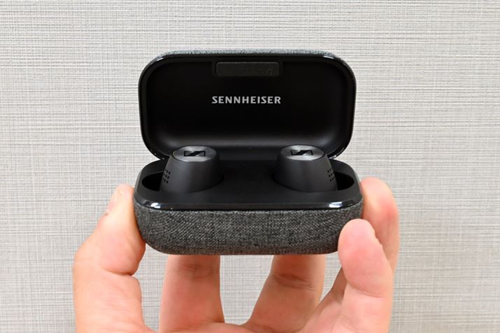 pP[XBOɂ̓t@ubNfނ̗pAG肪C