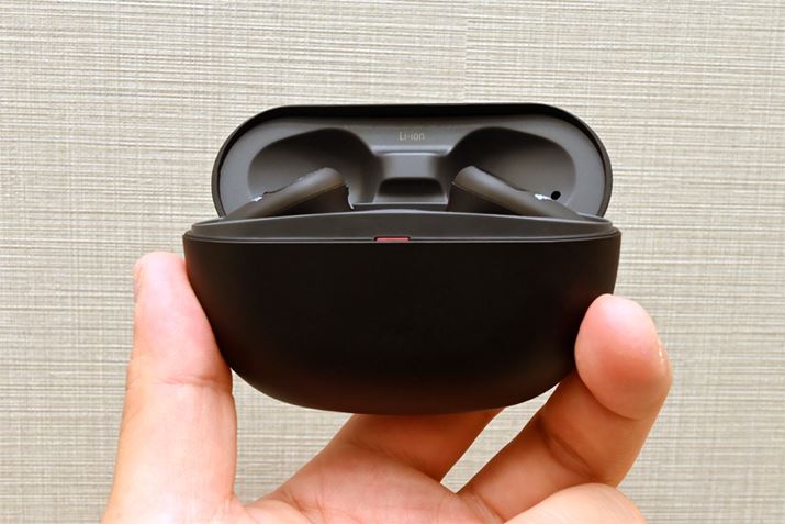 pP[XBY{ɓꂽƂ΂Ȃ悤ɃRpNgD悵߂Aʂۂ݂ттĂĎȂ_͋Ct