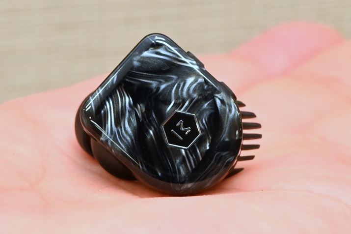 Cz{̂̓AZe[gfނgpj[NȃfUC