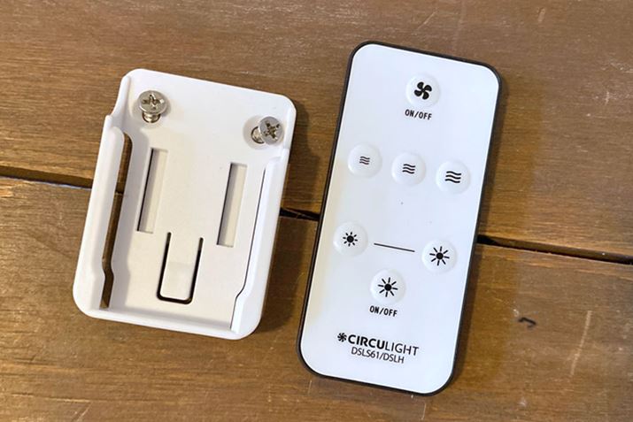 ͂̐pRōs܂BP[XtĂAǂȂǂɃlWŐݒu邱Ƃł܂