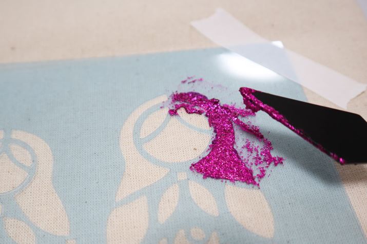 ׂ̖ʂɂ͂ݏoȂ悤ɒӂ܂BْccI