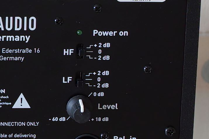 摜Adam AudiõfŁA/ꂼ+-2dBŃxł悤ɂȂĂ