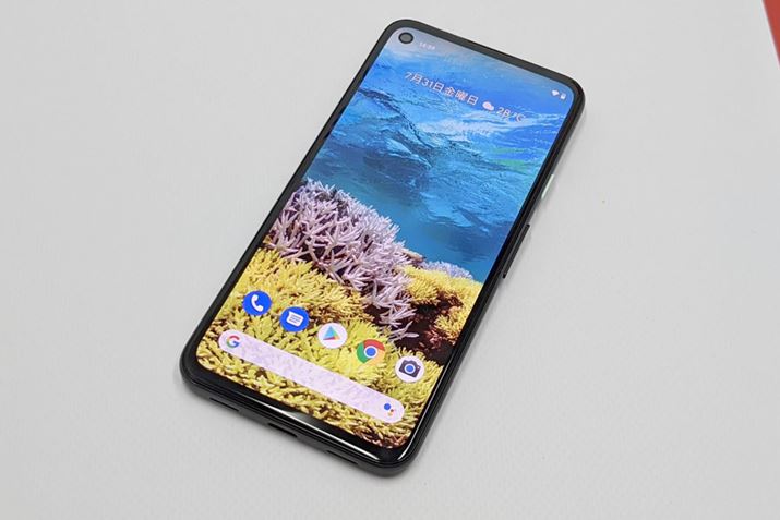 uPixel 4av̓p`z[^̃mb`̗pBŜƂăXbLƂfUCɂȂĂ܂