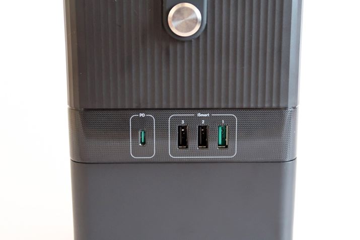 USB|[g×3i5V/3A×1A5V/2.4A×2jUSB PDΉType-C×1pӂ