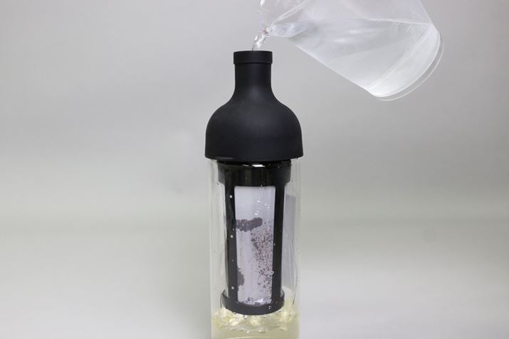 Ȃ̂ŁAvʃJbv700ml̐AtB^[CR[q[{gɒƂɂ܂