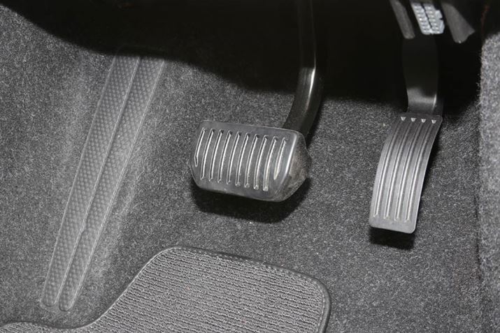 uXC40 PHEVv́Au[LtB[̃X|W[B̌O_