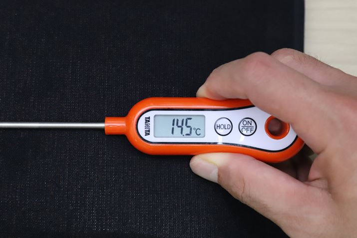 ̎_ŁA̕\ʉx14.5BȂ̂Ђ芴I