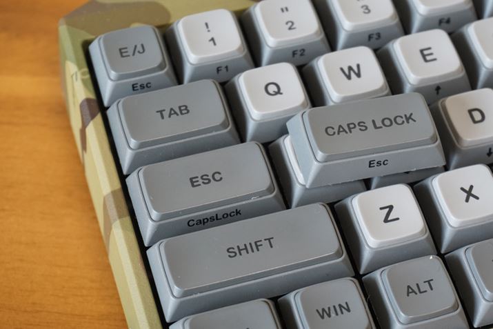 DIPXCb`2CapsLockEsc̕\ꊷ