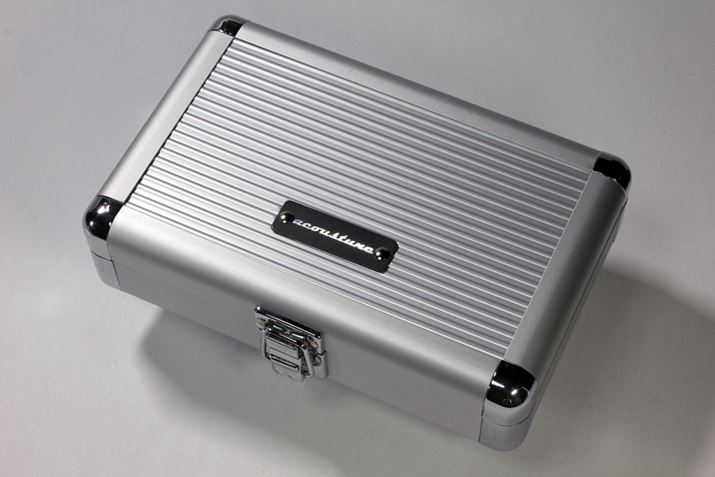 Cz{̂ANZT[Ȃǂ́AA~̏dȃP[X̒Ɏ߂Ă