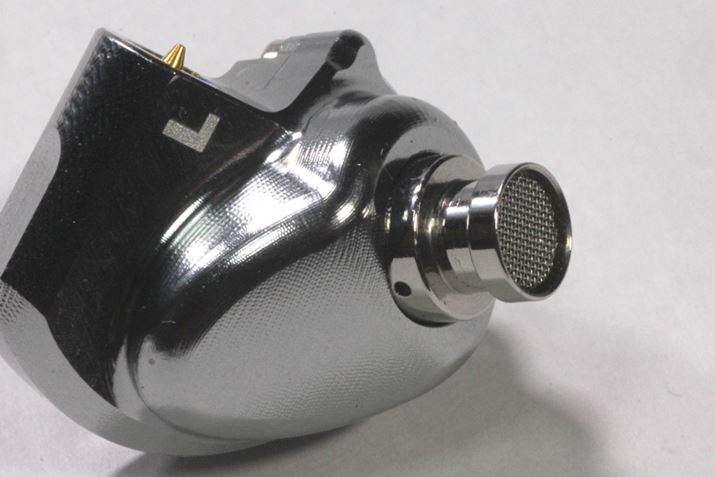 hCo[i[鉹`o[ɃXeXA@\nEWOɃA~jE̗pĂ