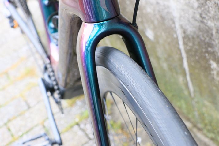 t[Ƃ̃^CNAX͂傫߂ɎĂA42mm̃^C܂ŗ邱Ƃł