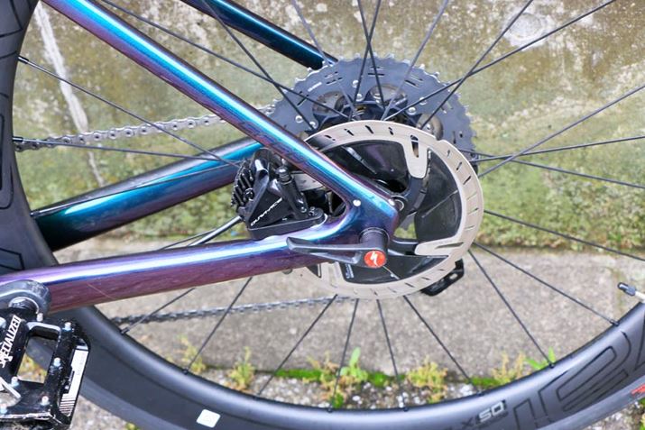 u[L͂OƂfBXNBV}mufG[XvO[h𑕔Ă