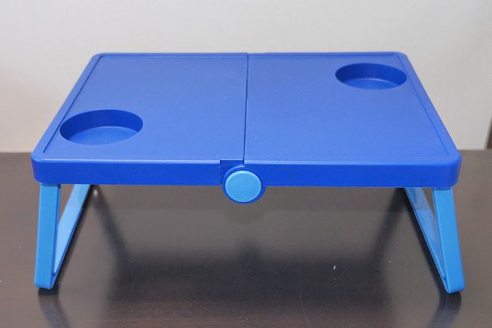 �܁A�v�͂Ђ��̏�ɏ悹��e�[�u���ł���