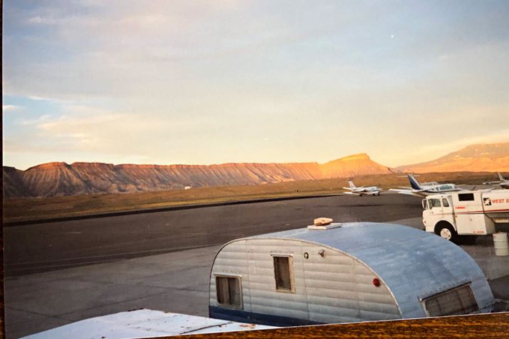 ꂪAmȏꏊ킩Ȃ܂܂ɂȂĂvo̒nB1995NɕM҂tBBeʐ^