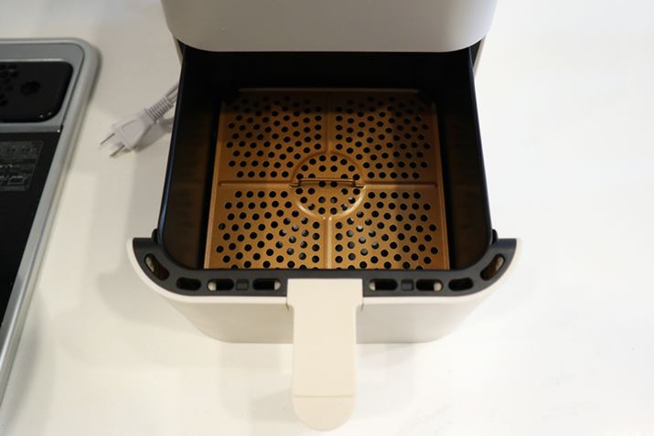 Hނ͂̃oXPbg̒ɓ邾ł